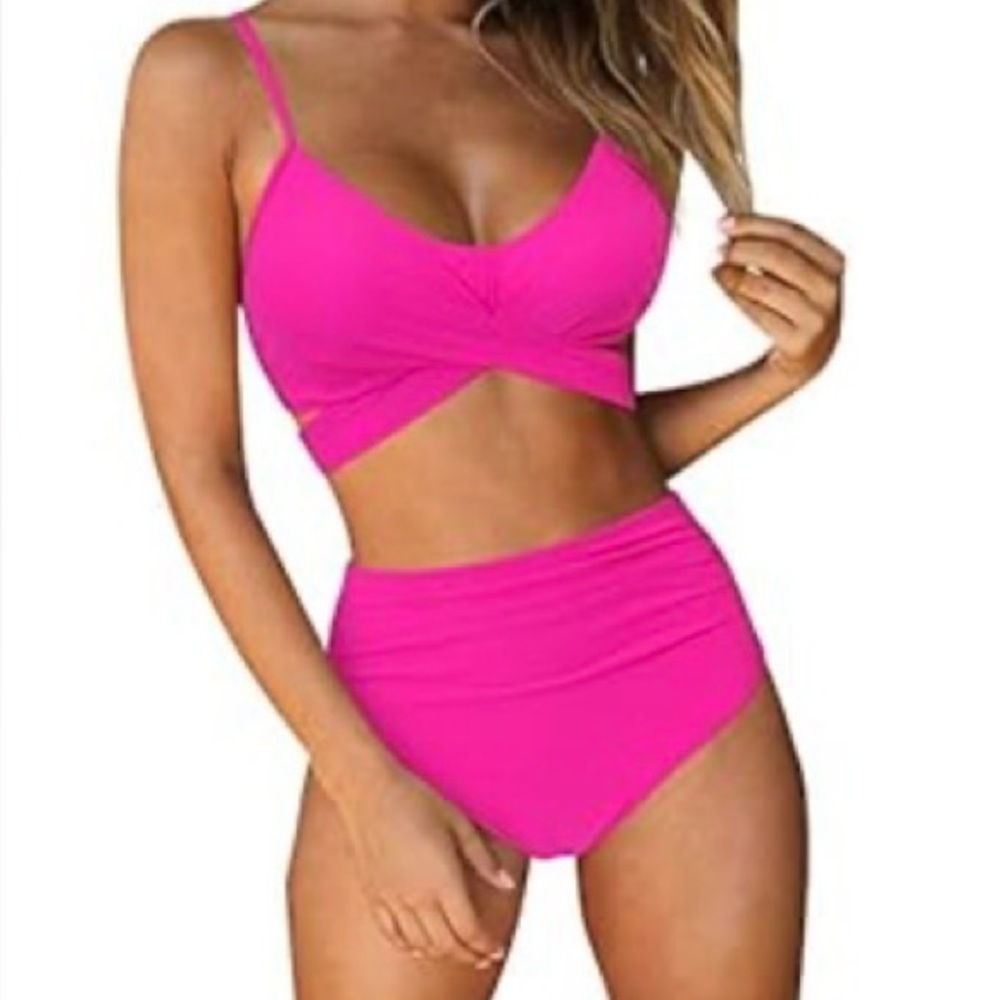 Women’s high waisted criss cross 2 piece bathing suits. Size large.